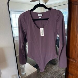 NWT ARITZIA Women's Long-Sleeve V Neck Bodysuit in Smoked Eggplant